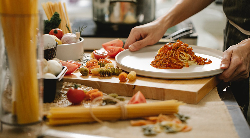 卢记钛锅：健康厨房的烹饪搭档，快速提升生活幸福感